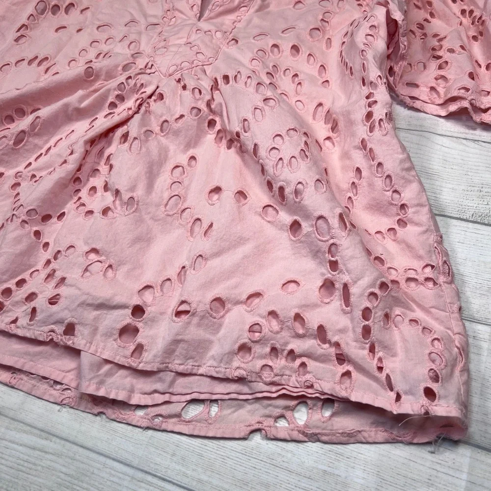 Tuckernuck Pink Salt Eyelet Finley‎ Flutter Sleeve Blouse Large Split Neck